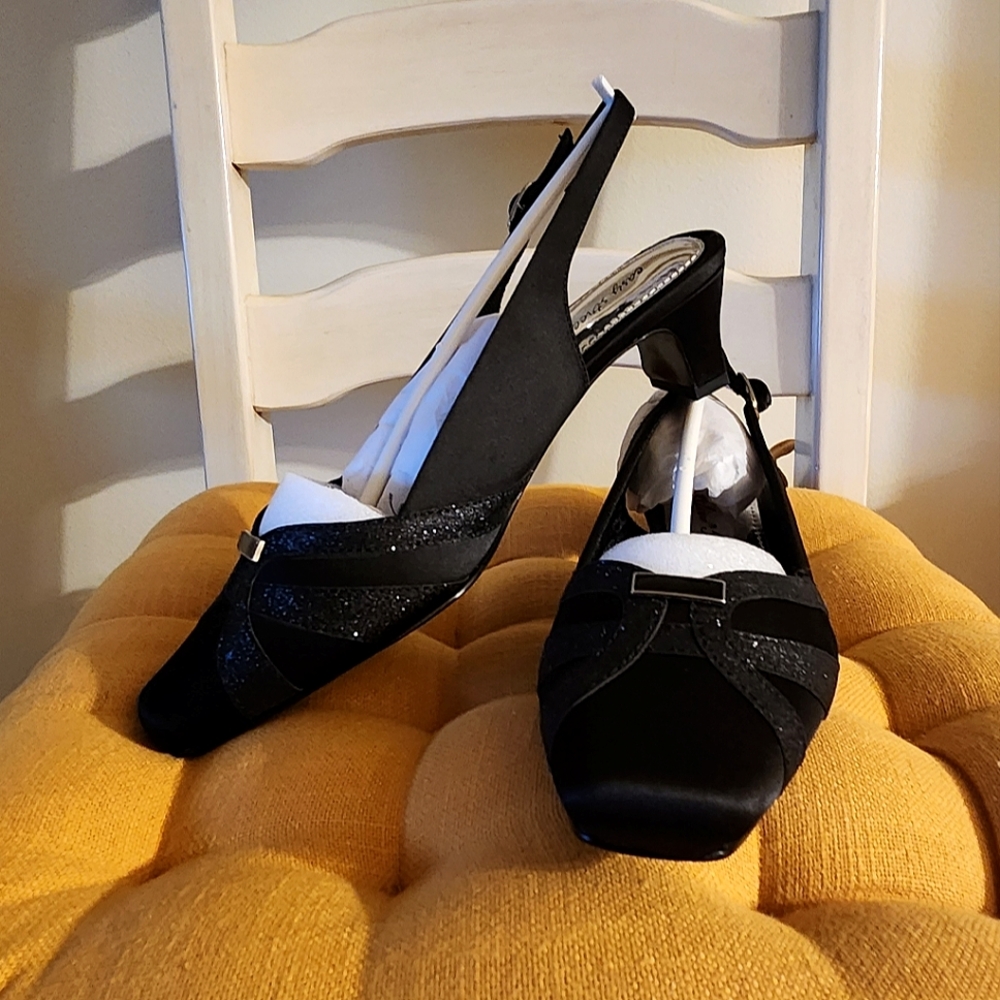 Easy Street Black Pilar Slingback Size 8W Shoes